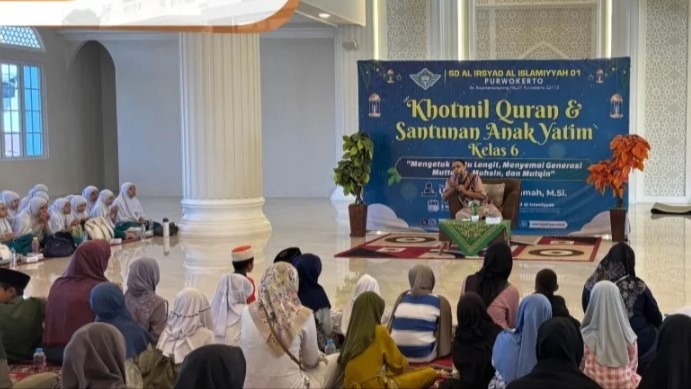 SD Al Irsyad 01 Purwokerto Gelar Khotmil Quran dan Santunan Yatim, Wujudkan Generasi Qurani Berkarakter