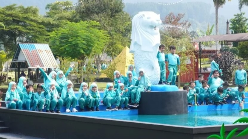 Belajar Jadi Seru! Siswa Kelas 2 SD Al Irsyad 01 Purwokerto Ikuti Outdoor Study di New Small World