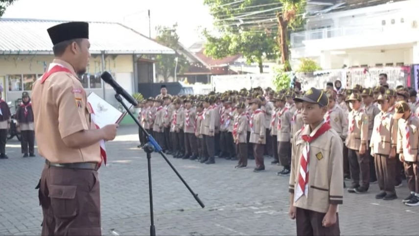 Gelar Upacara Hardiknas 2025, SD Al Irsyad Al Islamiyyah 02 Purwokerto Tegaskan Komitmen Wujudkan Pendidikan Bermutu